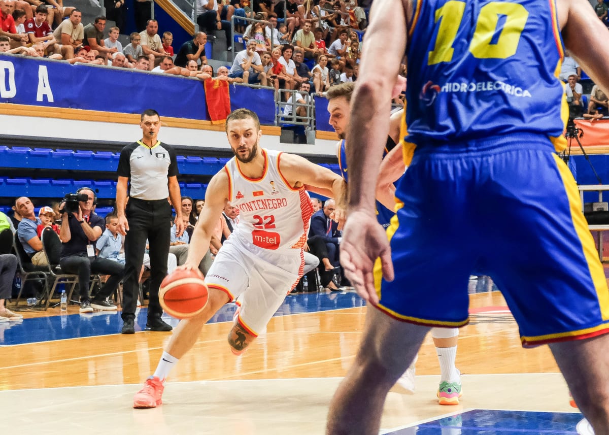 Crna Gora napravila baš veliki korak ka Mundobasketu, iskoristila kiks Grčke i trlja ruke pred drugu fazu!