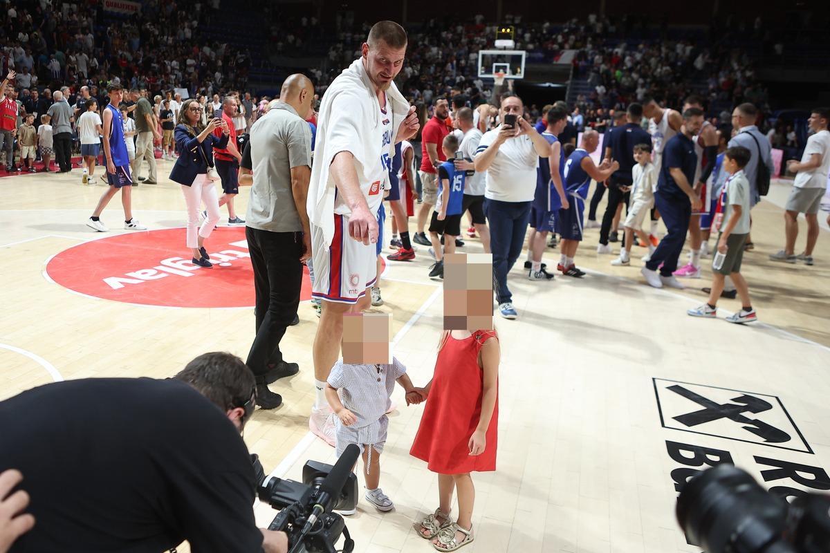 Zato je najbolji, Jokić oduševio sve u rodnom gradu, Nikola na bazenima u Somboru sa svojim mezimcima