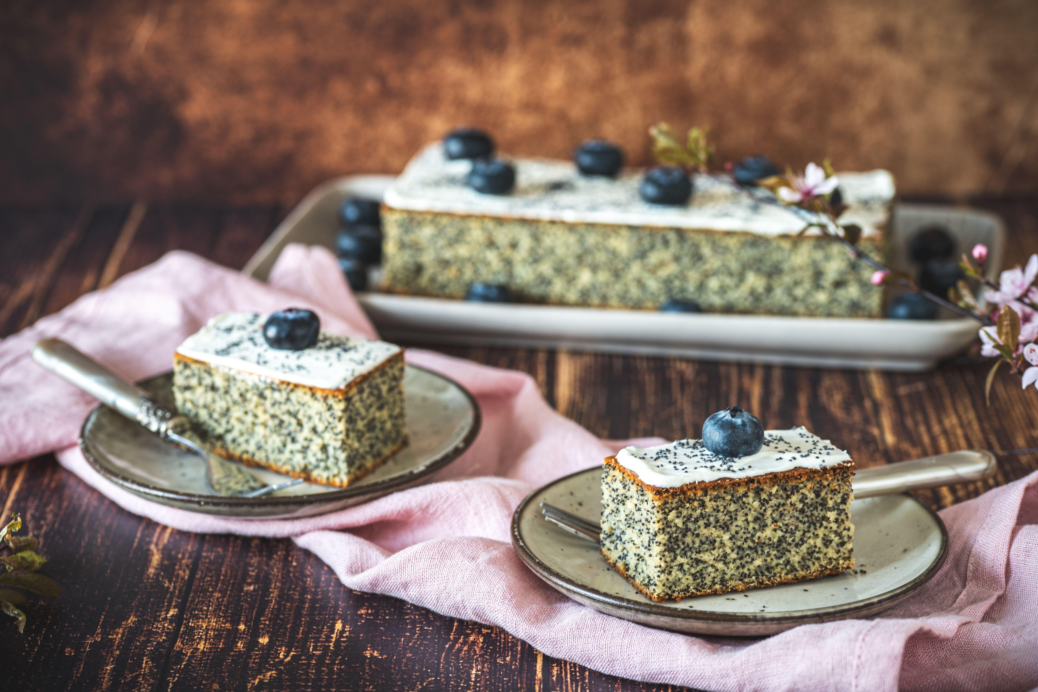 Bez brašna, a neverovatno sočne: Ove mak kocke gotove su za 30 minuta i svi će tražiti recept