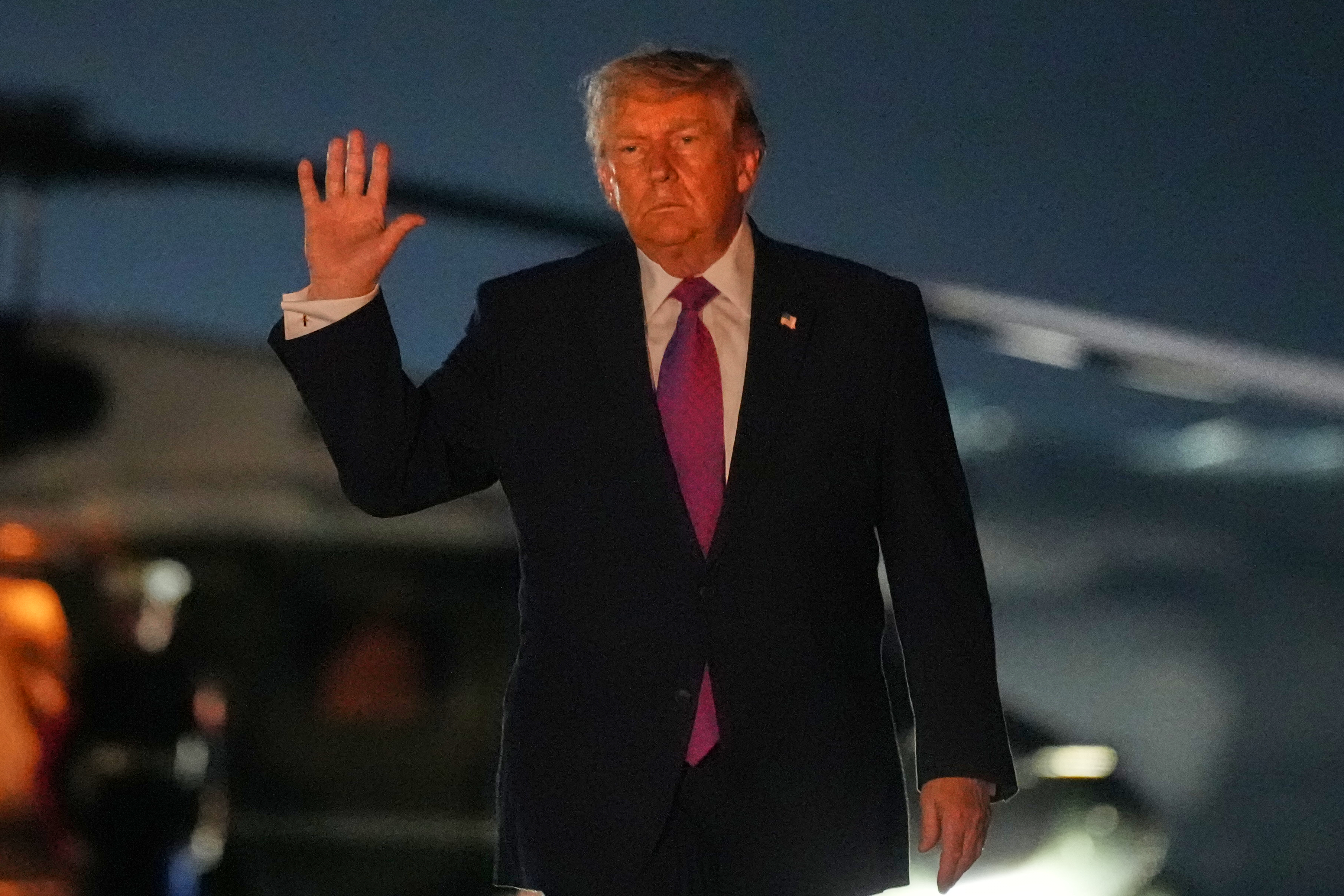 Zašto Iranci plaču za vrhovnim vođom Hamneijem? Donald Tramp ima odgovor