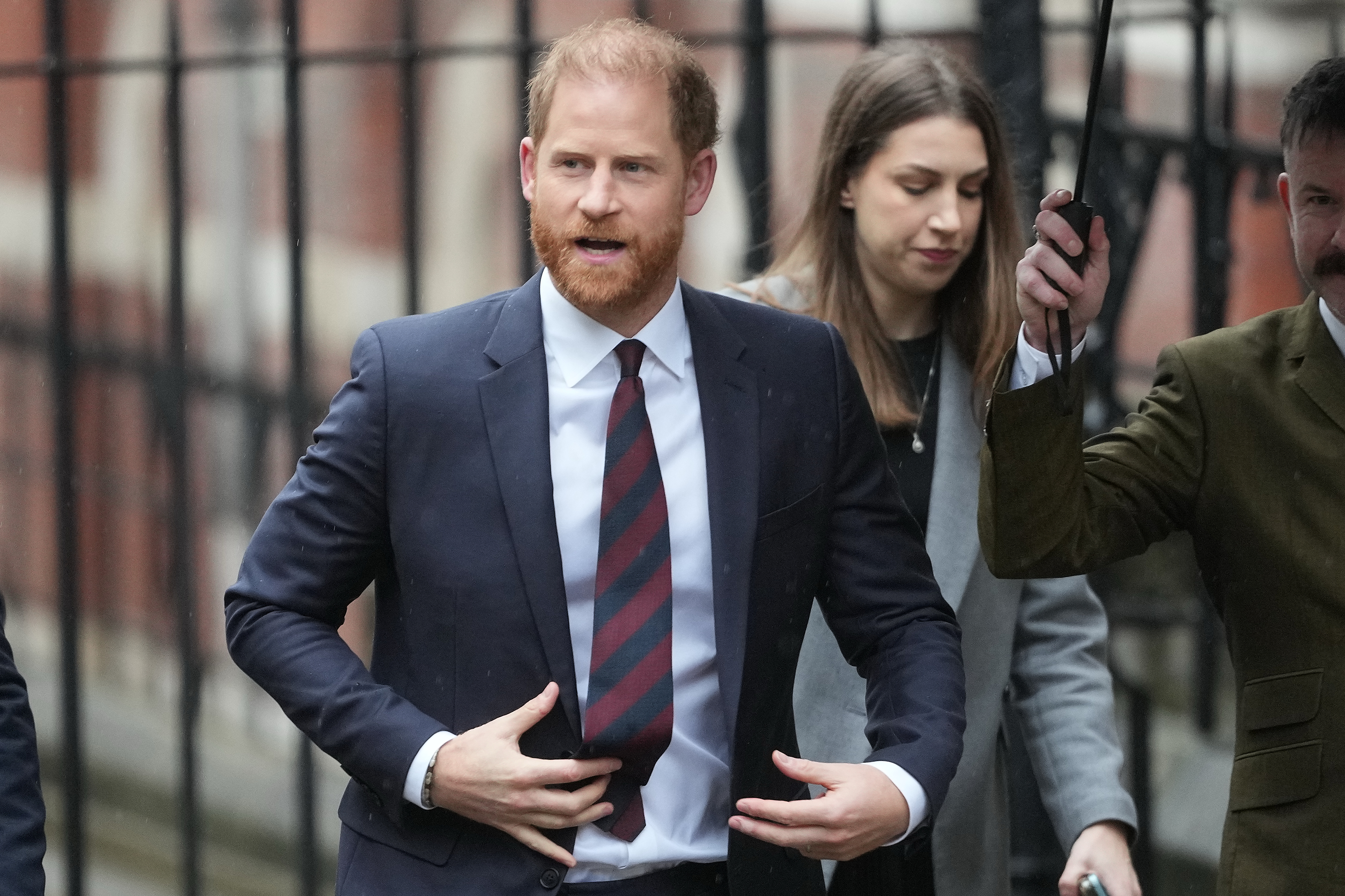 Hari se posle 6 godina vratio u Britaniju sa Megan i decom: Dajanina porodica prva mu poželela dobrodošlicu
