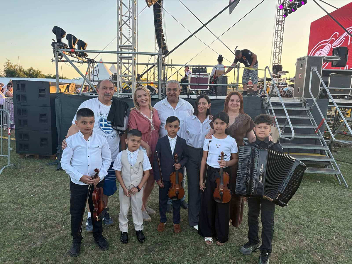 Mladi čuvari romske tradicije zablistali u Deronjama: Šesti "Dani romske muzike" okupili brojne posetioce