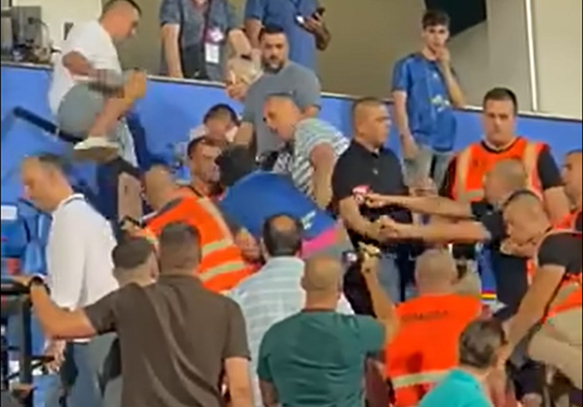 Frka na meču u Banjaluci: Obezbeđenje izbacivalo Bugare sa stadiona!
