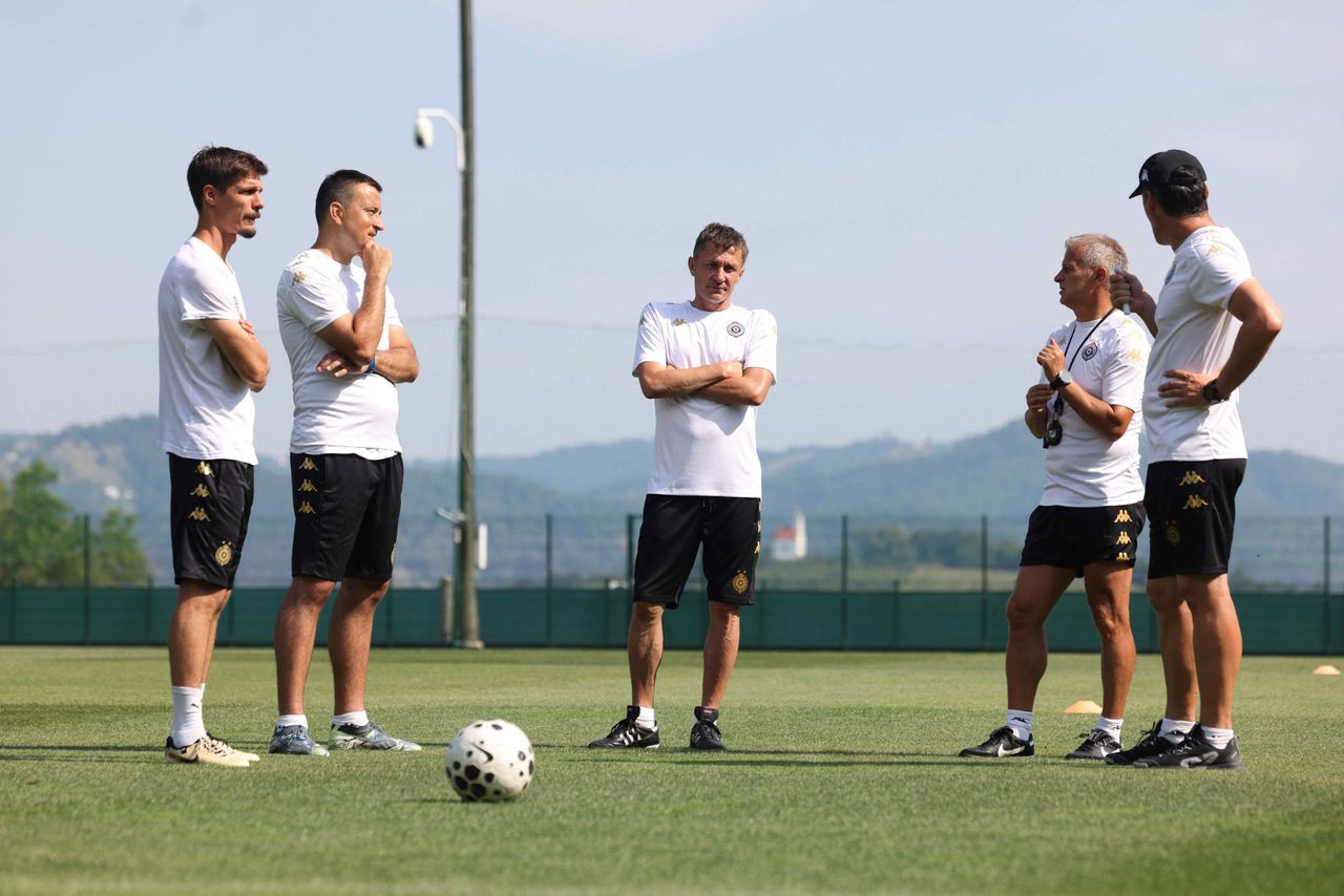 Kako Saša Ilić kažnjava sitne prekršaje igrača Partizana