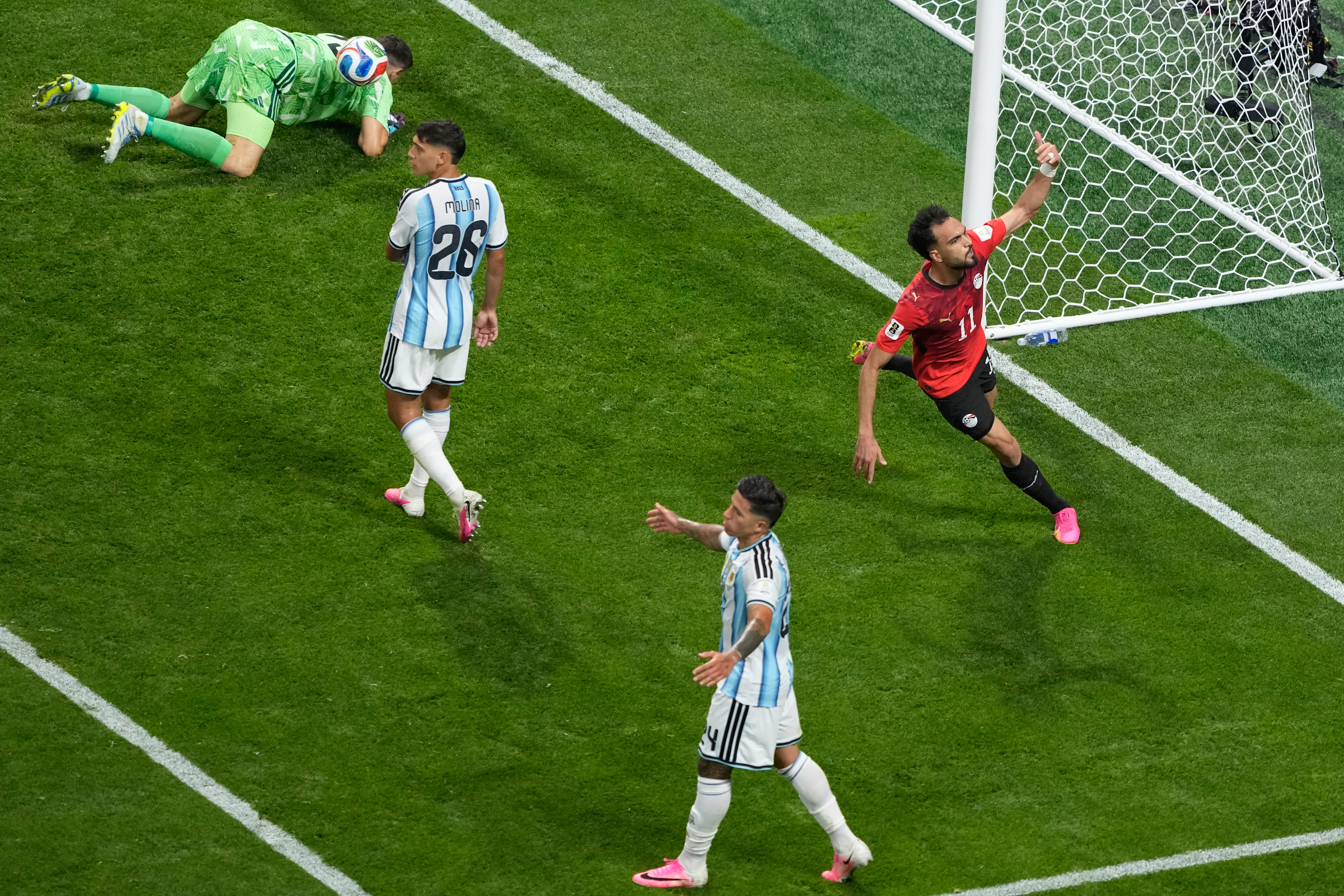 Sudija posle VAR-a poništio drugi gol Egipćanima, a onda je Ziko ponovo "nokautirao" Mesija i Argentinu!