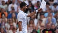 Majica Noletovog navijača je veliki hit: Nadal pali tompus, Federer drži pepeljaru, a jedan detalj na stolu...