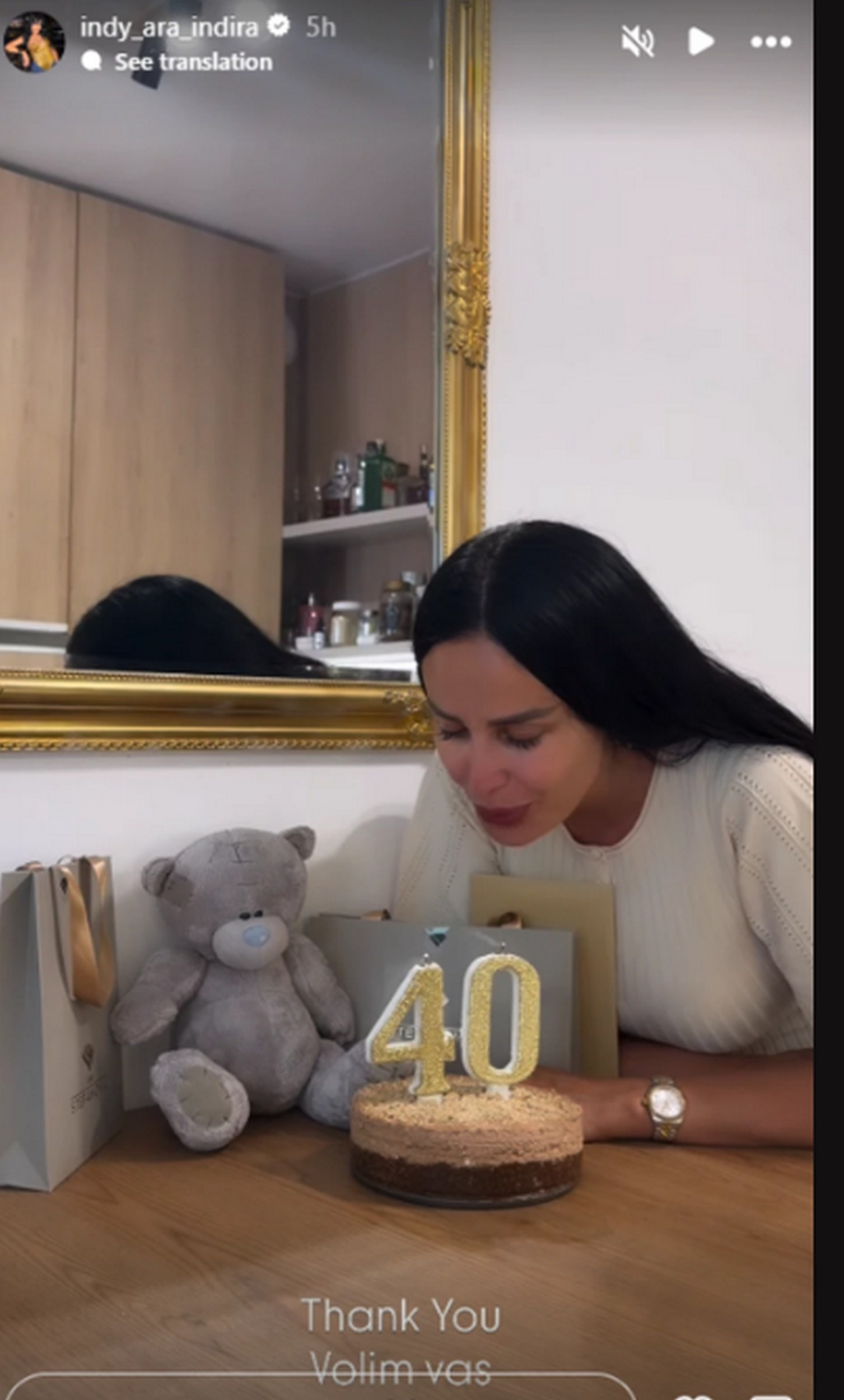 Niko ne veruje koliko je godina Indi danas napunila: Pokazala kakvo joj je iznenađenje stiglo "Volim vas"