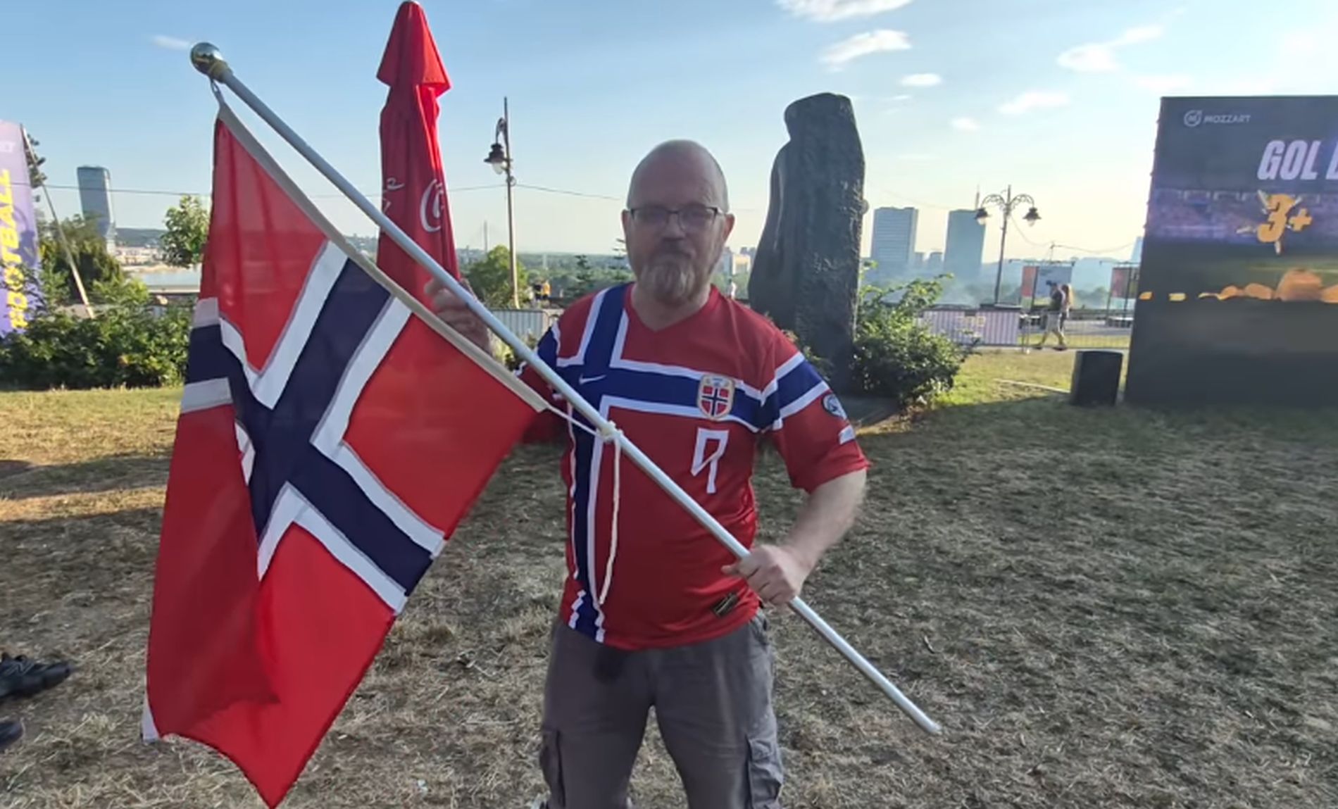 "Braćo i sestre, pomaže Bog": Norvežanin voli Srbiju, vređao je Hrvate, sad je pozvao Beograđane da gledaju SP