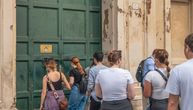 Svi čekaju satima da provire kroz ovu ključaonicu: Kada pogledate kroz nju, biće vam jasno zašto