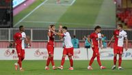 Vojvodina - Ferencvaroš: Voša pogodila stativu na startu drugog poluvremena, tuča navijača na tribinama