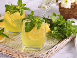 Limoncello Spritz