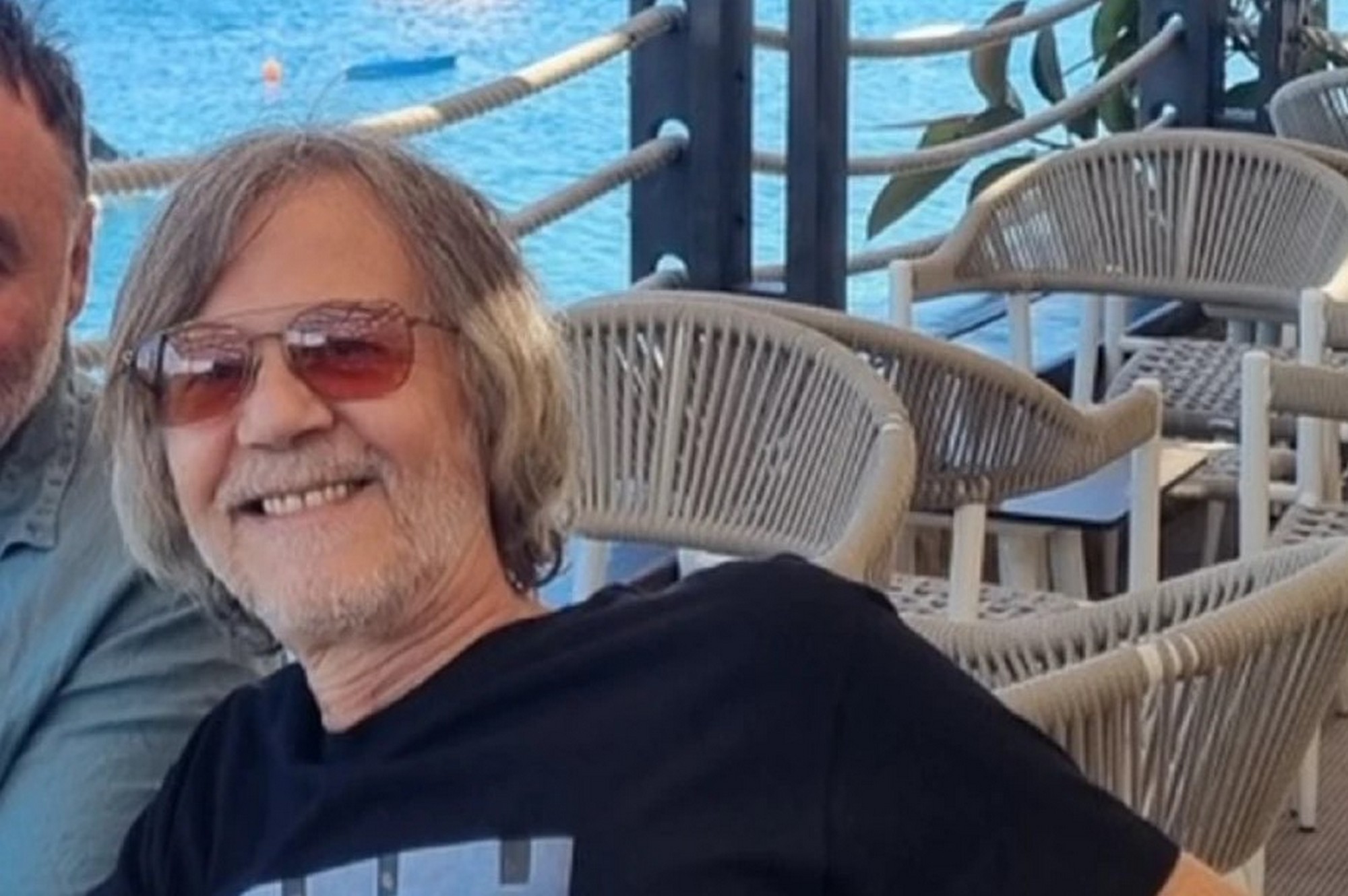 Žika Todorović ima kuću na moru sa privatnom plažom! Pokazao raj u Bigovu, pa napisao poruku: "I dalje živ"