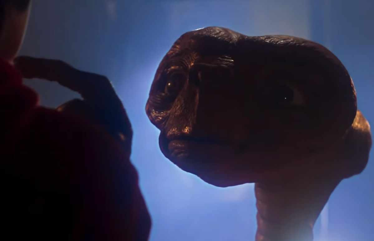 Podvig koji se pamti: Nada i Kosta Carina su za samo 24 časa preveli ceo film "E.T." za FEST