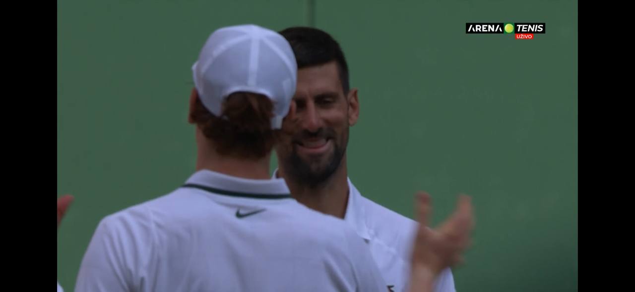 Pogledajte zagrljaj Đokovića i Sinera: Novak je posle poraza prišao Janiku na mreži i...