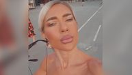 Jovana polugola vozi rolere na Dorćolu: Prolaznici u šoku zbog njenog stajlinga - obukla kratki šorts i top