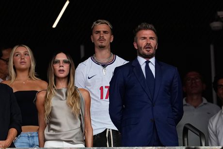 Dejvid, Viktorija, Harperi Romeo Bekam, SP fudbal Norveška - Engleska