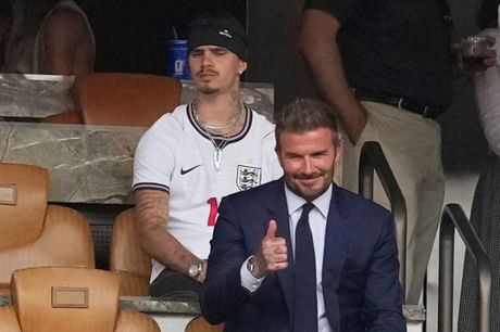Dejvid i Romeo Bekam, SP fudbal Norveška - Engleska