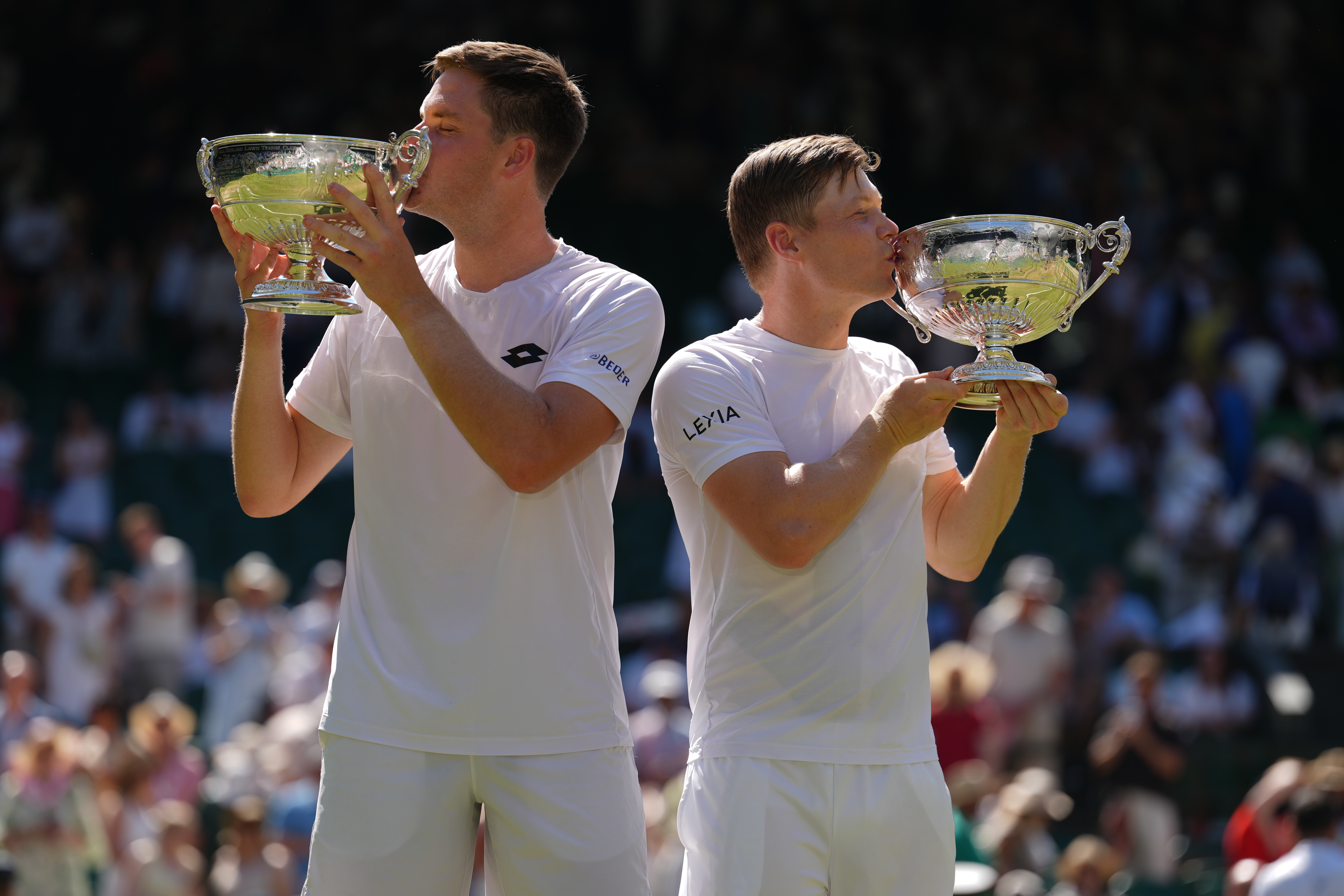 Poznati novi šampioni Vimbldona, očekivan ishod pred finale Siner - Zverev