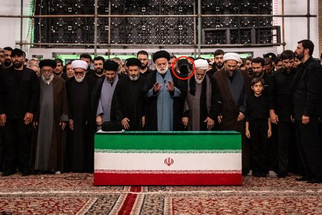 Ajatolah Ali Hamnei sahrana, Ayatollah Ali Khamenei
