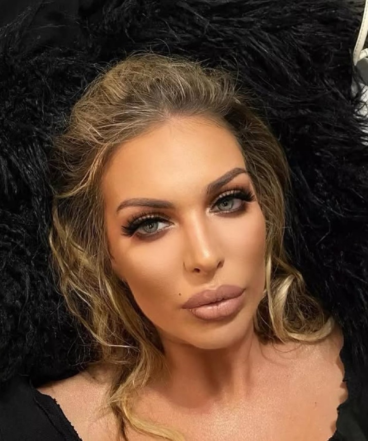 Ava Karabatić moli fanove za nove silikone: "Mikroplastika mi truje telo" - tvrdi da će se odužiti