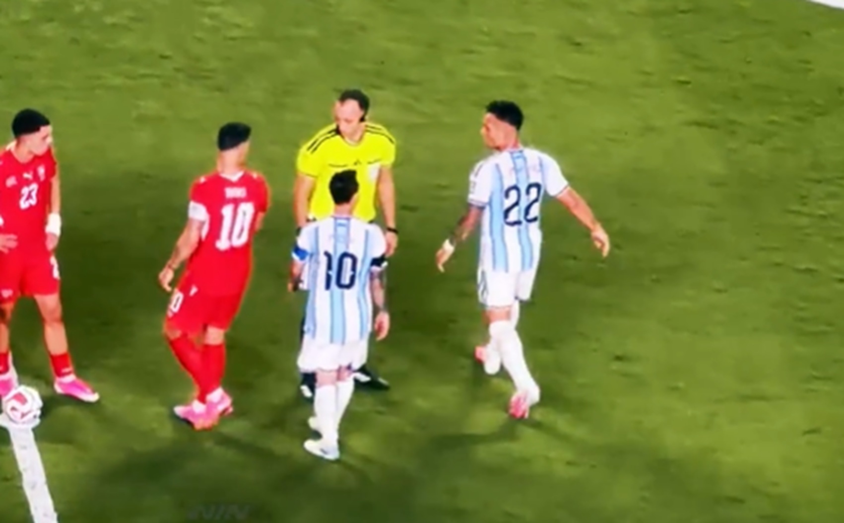 Granit Džaka umalo napravio sramotu na Mundijalu, zvao Argentinca da se biju u tunelu, smirivao ga Leo Mesi!