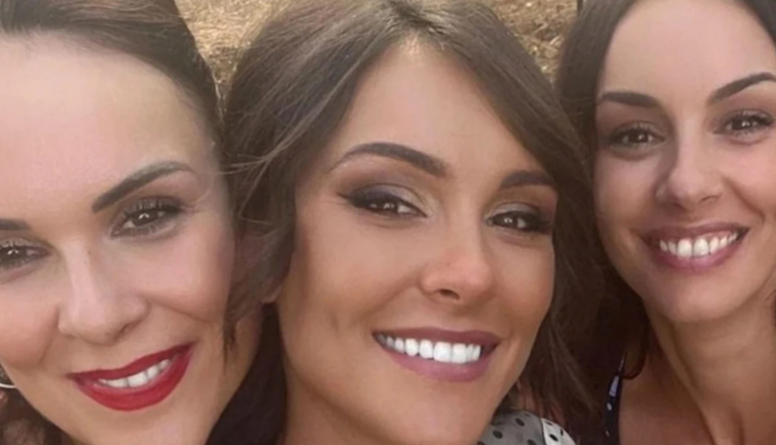 Sestre Mićalović zajedno u provodu: Pomutile razum svima lepotom, a da vidite Mirjanu - ne zna se ko je lepši