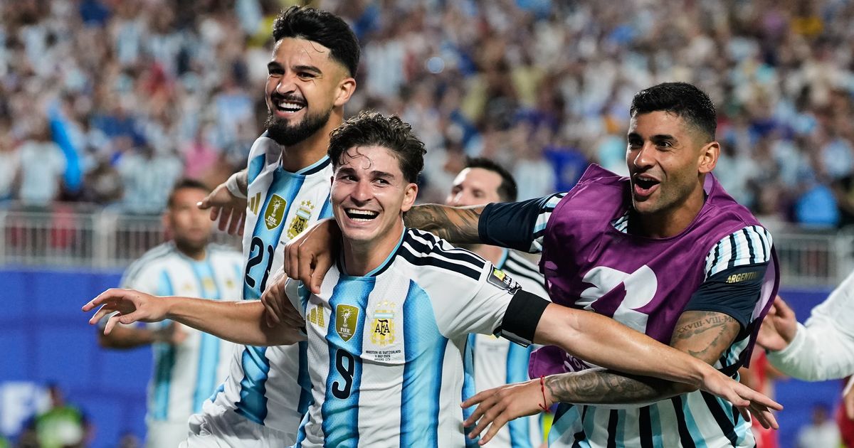Argentina ponovo kroz dramu do polufinala, Xhaka tuguje, Alvarez i Lautaro sa igračem srušili Švajcarsku više Argentina ponovo kroz dramu do polufinala, Xhaka tuguje, Alvarez i Lautaro sa igračem srušili Švajcarsku više
