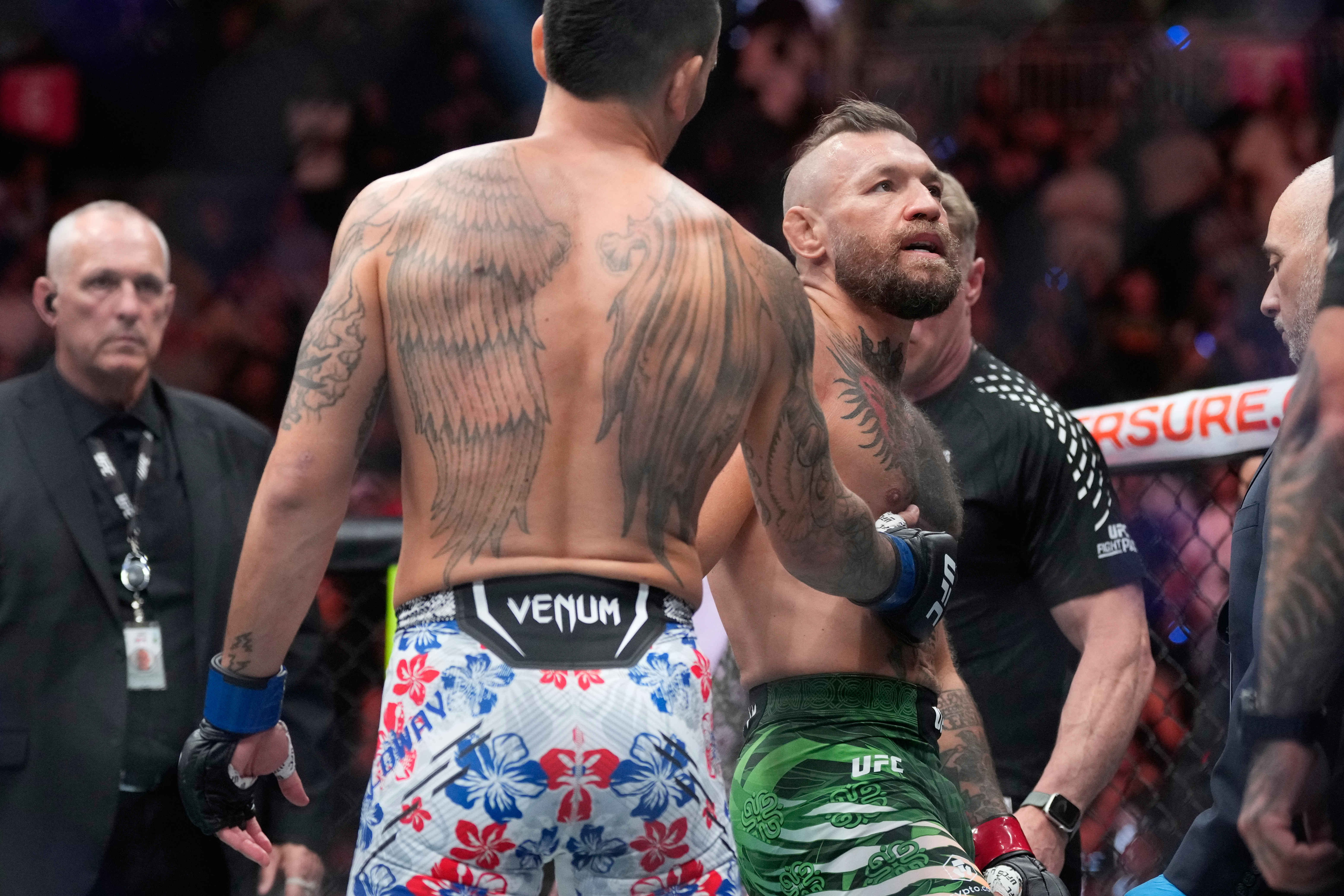 Ovo niko nije želeo da vidi! Pogledajte kako se Mekgregor povredio i izgubio od Holoveja!
