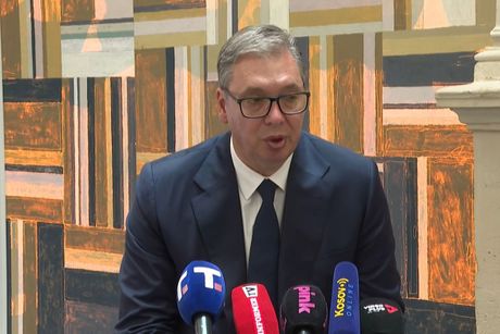 Aleksandar Vučić, Obraćanje , Pariz