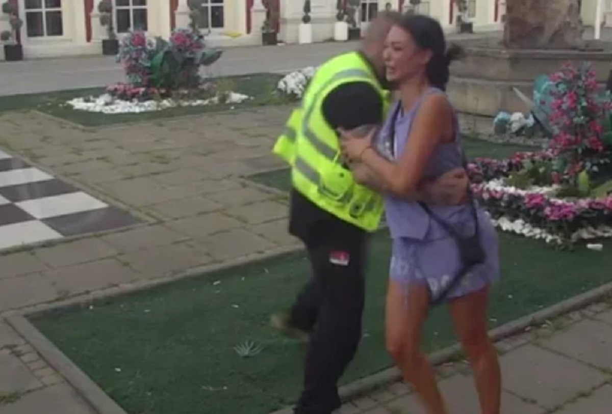 Drama u Šimanovcima: Maja lomila po imanju, doživela novi nervni slom! Asmin je uništio, obezbeđenje uletelo