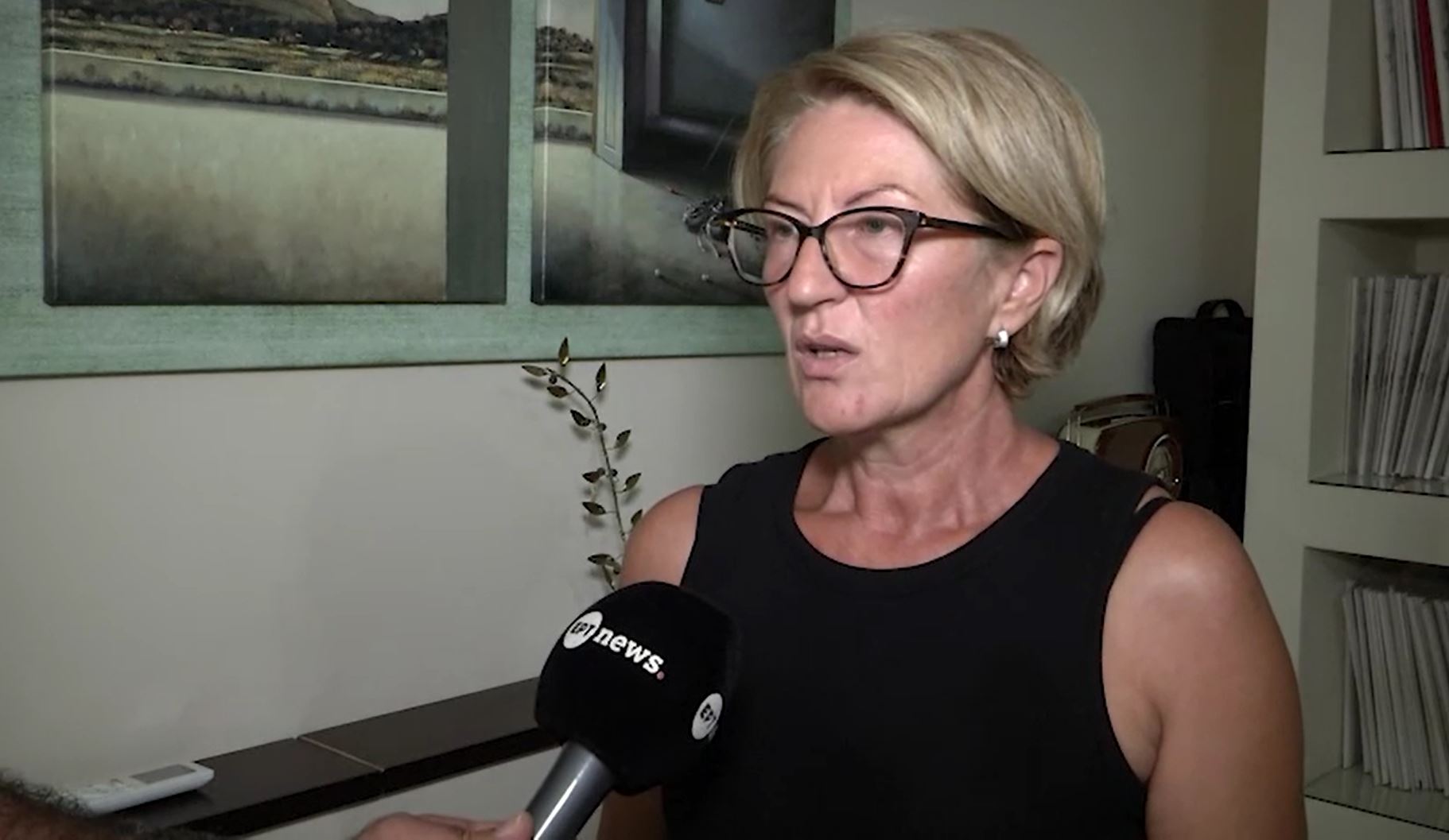 Dva minuta visio kroz prozor! Supruga muškarca koji je povređen na letu otkrila: "Snaga vazduha ga je čupala"