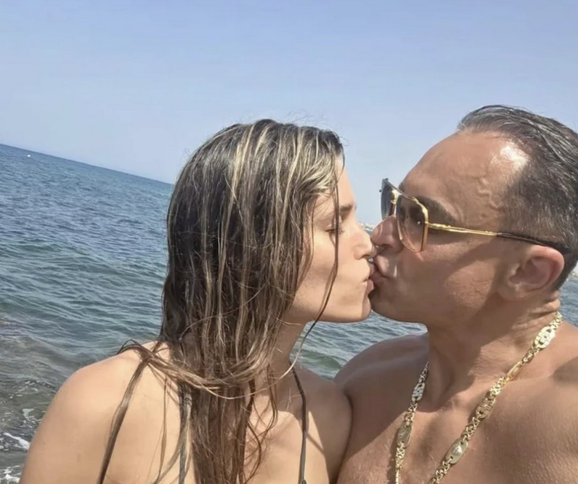 Pršte strasti! Bivši verenik Jovane Jeremić ne odvaja se od devojke: Ona u bikiniju, on sa kajlom "Između..."