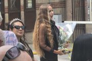 "Ne obraćaj mi se!" Drugi skandal na Andrijinoj sahrani, pevač odbio da pruži ruku koleginici: "Sram te bilo!"