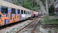 Prtljag natopljen, smrad neizdrživ: Putnici Subotica-Bar zarobljeni u vozu sa fekalijama? Pojavio se snimak
