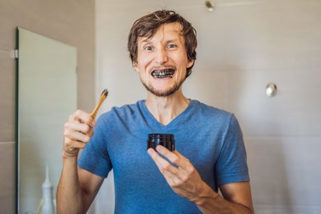 Aktivni ugalj, pranje zuba, oralna higijena