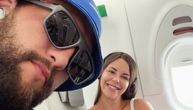 Veljko počeo da slavi već u avionu, objavio sliku sa ženom: Poleteli za Španiju, Bogdana ne skida osmeh