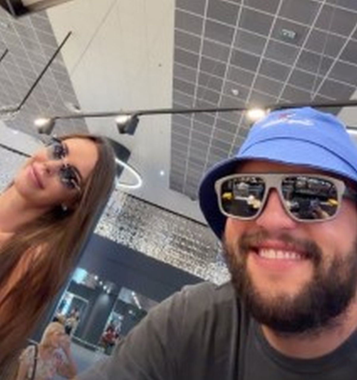 Veljko i Bogdana krenuli za Španiju, sprema se veliko slavlje: Ražnatović se oglasio sa aerodroma