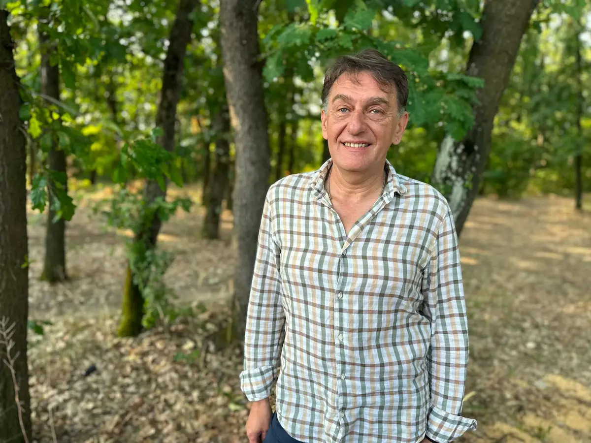Ovo je čovek koji spasava uplašene Čačane: Dejanu se telefon usijao od poziva zbog ZMIJA