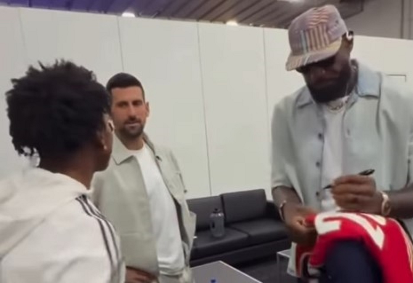 Novak Đoković sreo najpoznatijeg Jutjubera, pa ga "prostrelio" pitanjem: "Opet ćeš to da uradiš, zar ne?"
