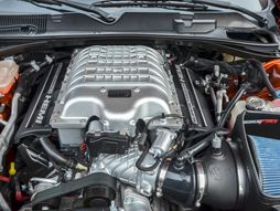 HEMI V8 motor