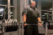 Hulk sa Kosova oborio svetski rekord: Stavili 2 tone tereta na njega, uspeo da izdrži, ušao u Ginisovu knjigu