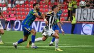 Zemun - Partizan: Poluvreme! Aleksić pogodio za Partizan, viđen samo jedan gol na stadionu Dragan Džajić