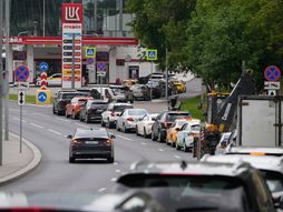 Rusija, gorivo, redovi, benzinske pumpe
