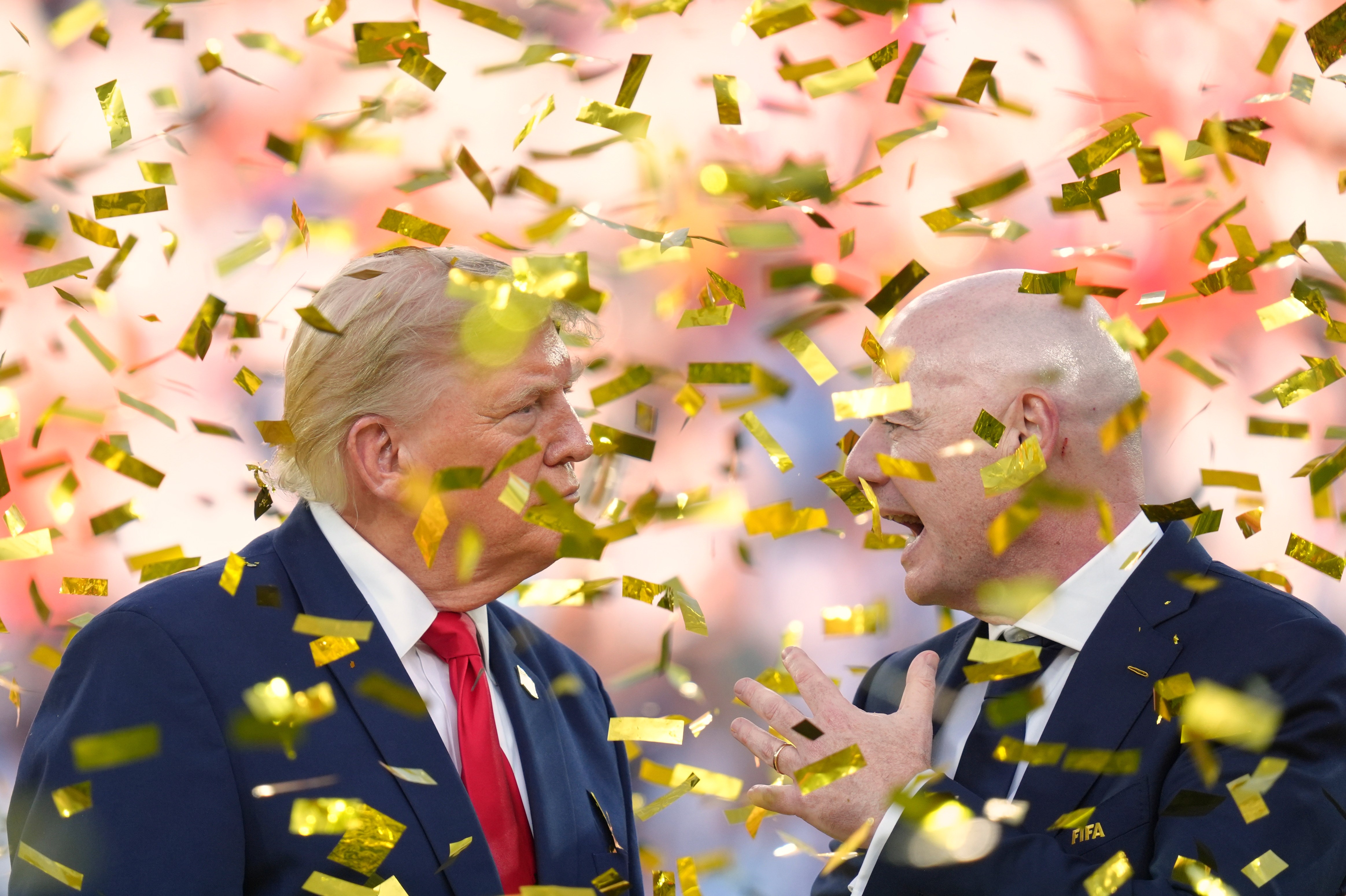Infantino trčao da pomeri Trampa sa postolja, ali bezuspešno: Završili posuti konfetama