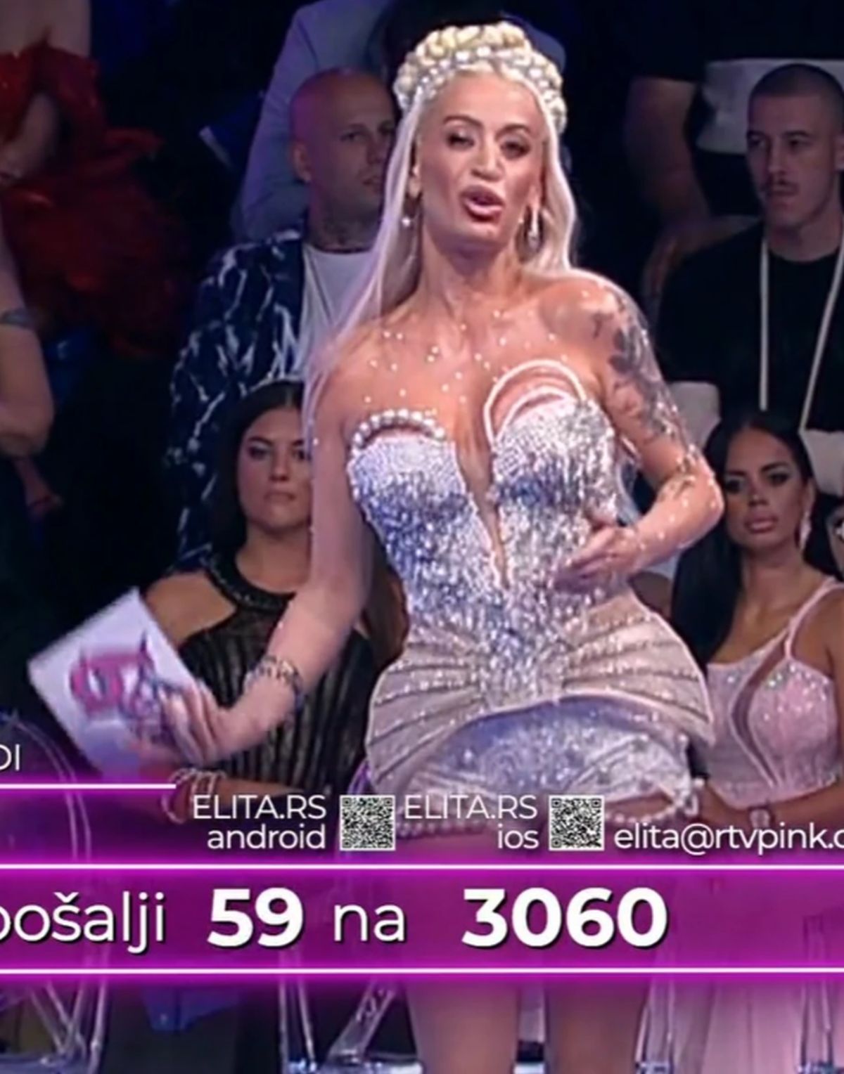 Sve oči uprte u nju! Cirkoni po telu, kosa do struka i minić: Voditeljka Elite raspametila publiku večeras