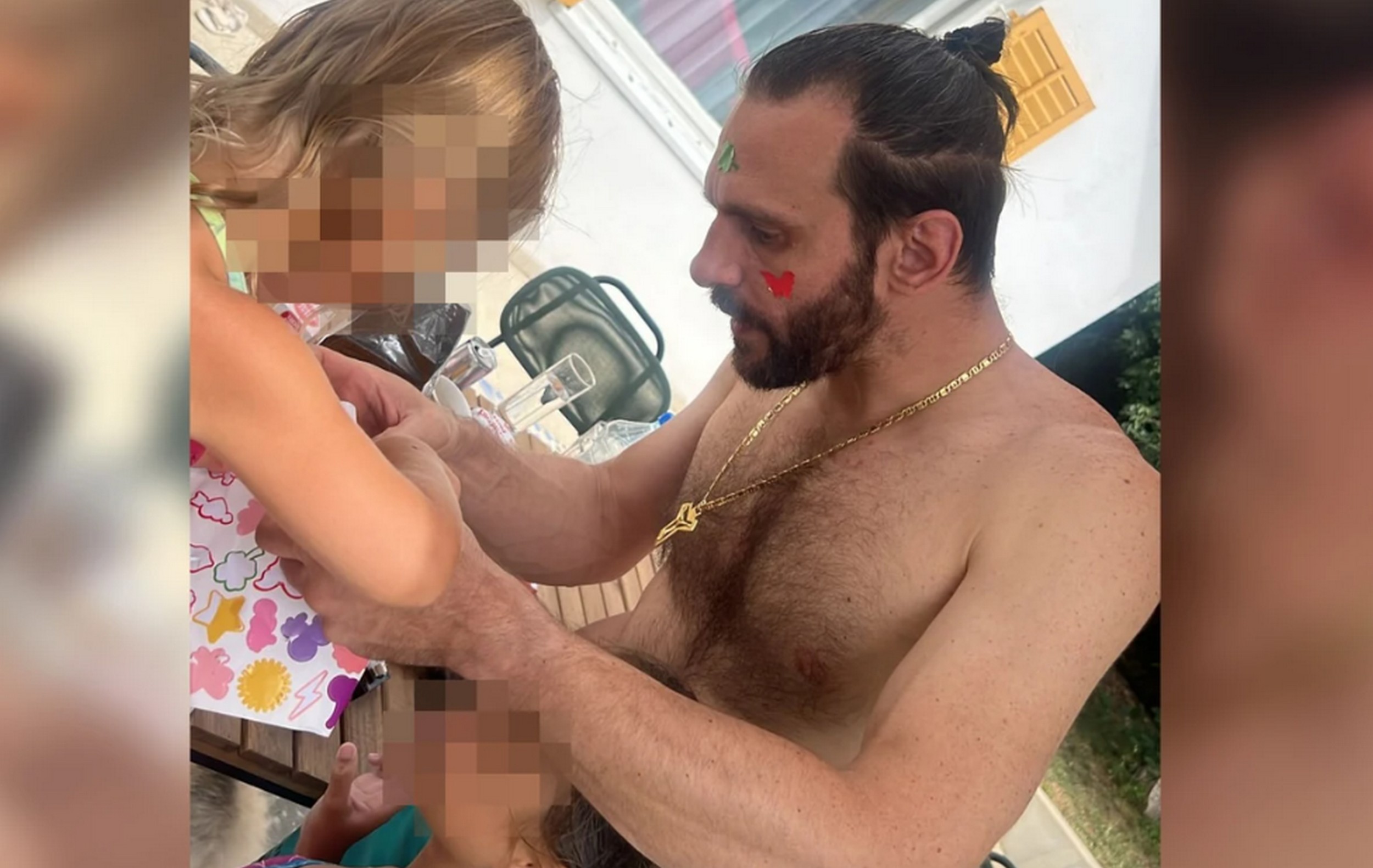 Anabelin muž se skinuo: Na pragu 5. decenije pokazao zgodno telo i mišiće - ovoliko je starija od njega