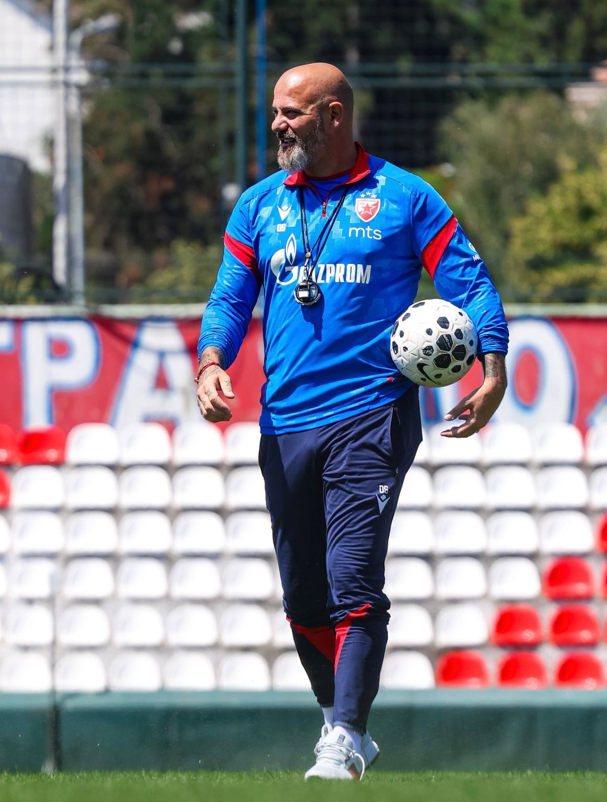 Zašto Zvezda nije trenirala na stadionu Larna?
