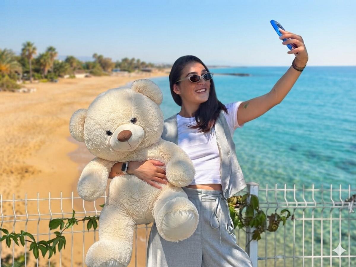 Molim vas, ne objavljujte fotografije dece sa plaže: Ni kupaći ni emotikon preko lica ne mogu da ih zaštite