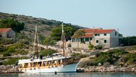 Najzanimljivija plaža na Jadranu: U ovom moru možete da plivate iznad ostataka izgubljenog rimskog grada