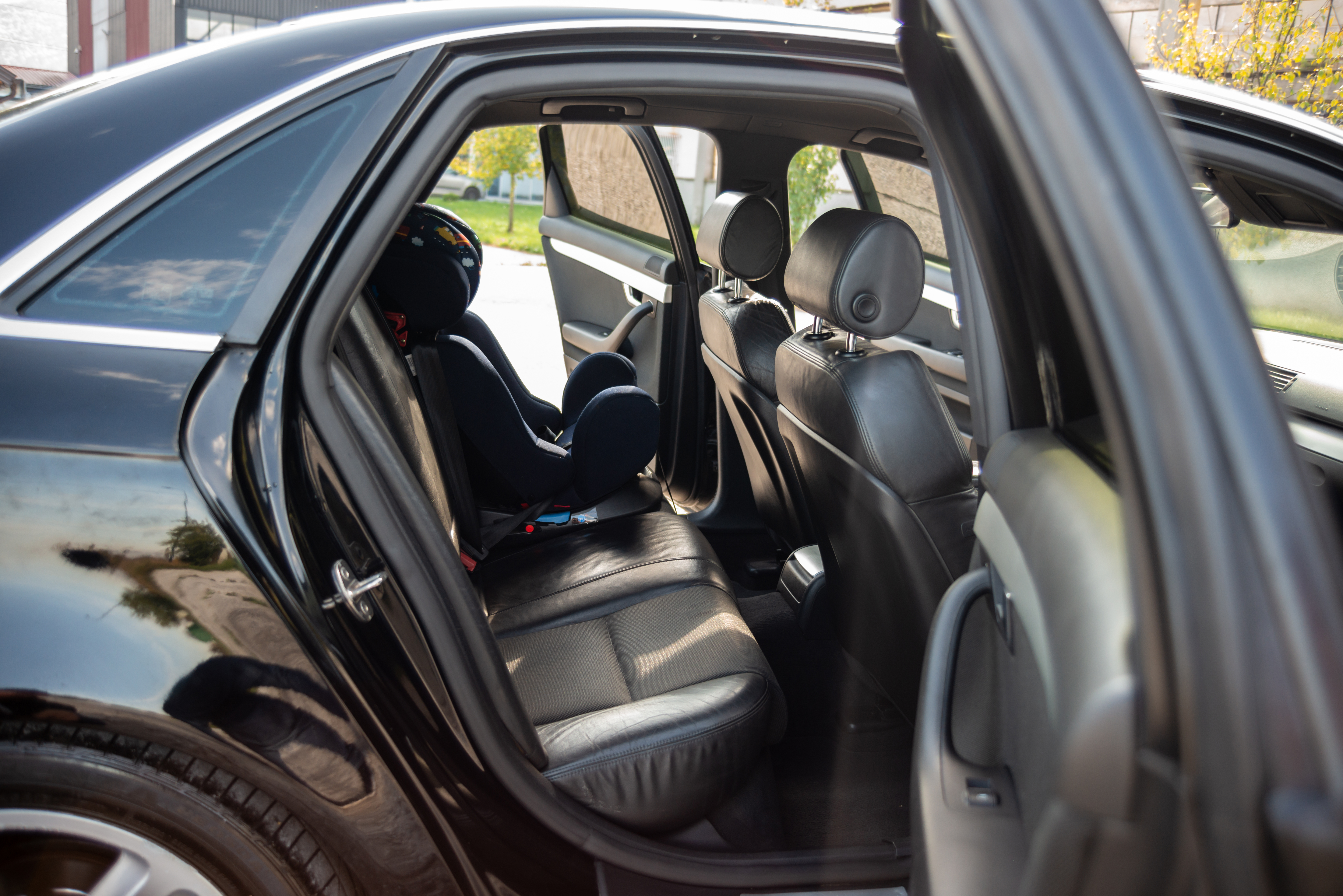 Mnogi vozači ne znaju čemu služi mala rupa na zadnjim vratima automobila